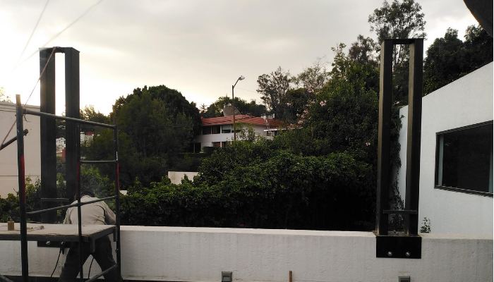 pergolas para terraza de acero con madera o aluminio y cristal templado 