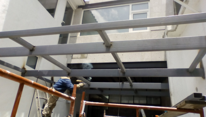 PERGOLAS Y DOMOS PARA TERRAZA, PERGOLAS DE ACERO Y CRISTAL TEMPLADO CON ALUMINIO Y MADERA 